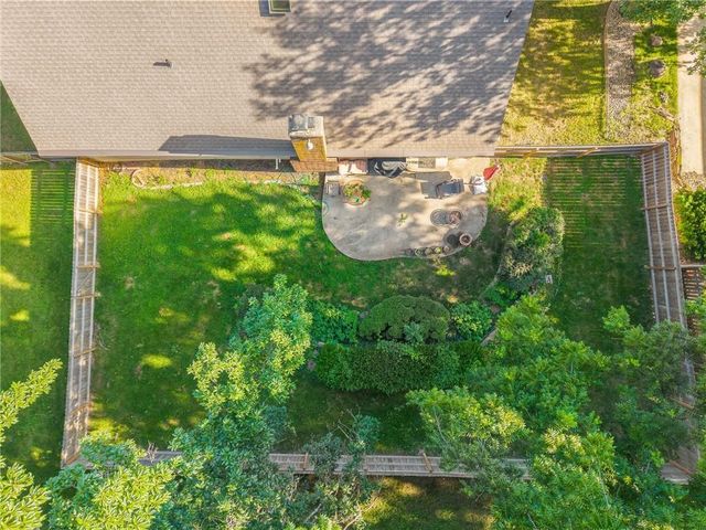 1602 NW Weatherstone Lane, Blue Springs, MO 64015