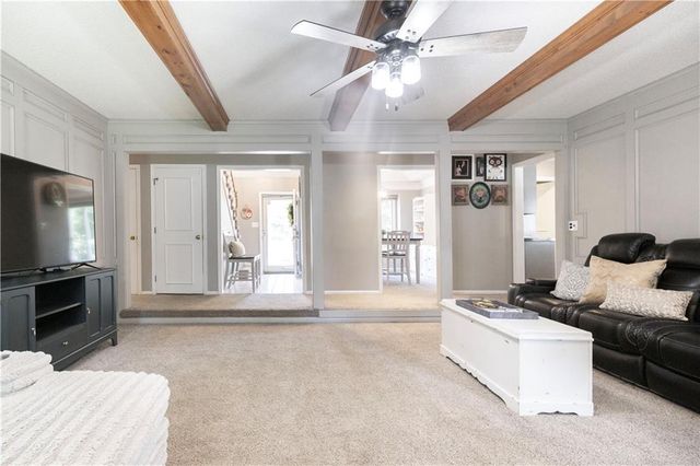 1602 NW Weatherstone Lane, Blue Springs, MO 64015