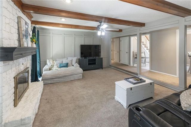 1602 NW Weatherstone Lane, Blue Springs, MO 64015