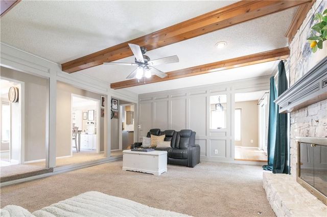 1602 NW Weatherstone Lane, Blue Springs, MO 64015