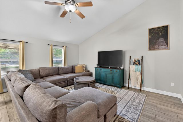 8418 Sevilla Street, Navarre, FL 32566