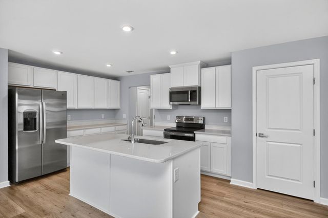 3004 Red Fox Rdg, Madison, TN 37115