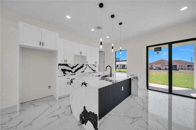 2715 59th ST W, Lehigh Acres, FL 33971