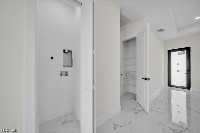 2715 59th ST W, Lehigh Acres, FL 33971