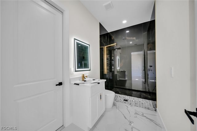 2715 59th ST W, Lehigh Acres, FL 33971