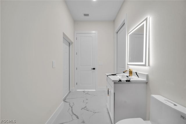 2715 59th ST W, Lehigh Acres, FL 33971