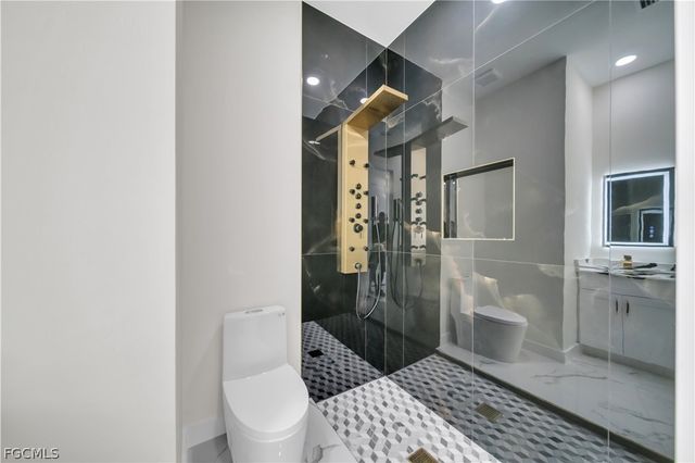 2715 59th ST W, Lehigh Acres, FL 33971