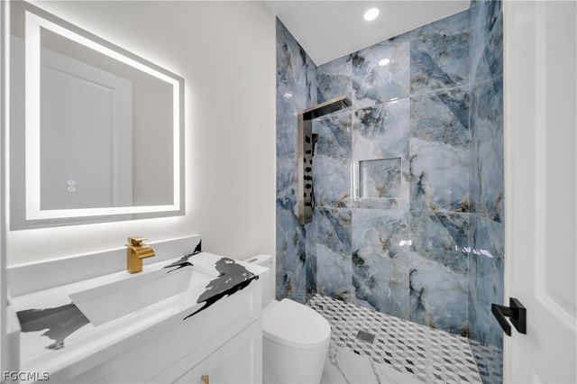 2715 59th ST W, Lehigh Acres, FL 33971