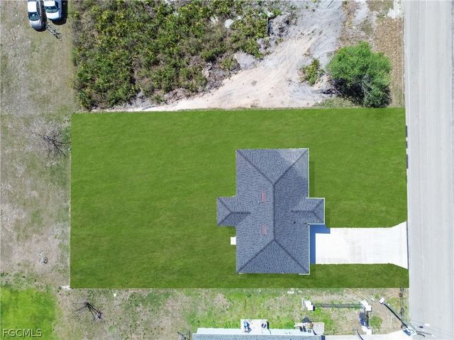 2715 59th ST W, Lehigh Acres, FL 33971