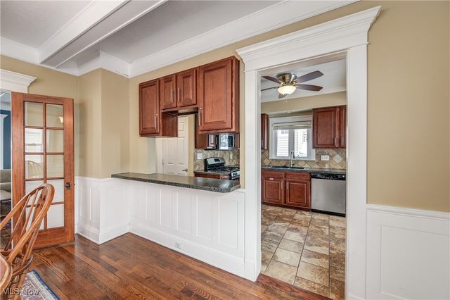 1291 Summit Avenue, Lakewood, OH 44107