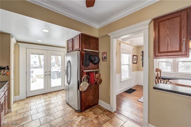 1291 Summit Avenue, Lakewood, OH 44107