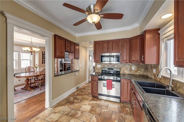 1291 Summit Avenue, Lakewood, OH 44107