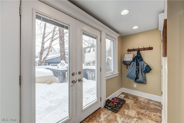 1291 Summit Avenue, Lakewood, OH 44107