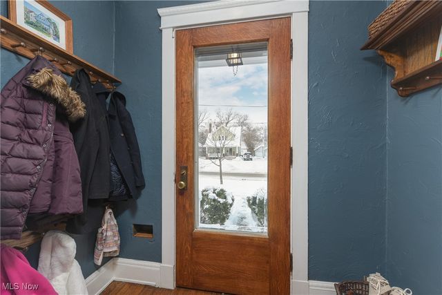 1291 Summit Avenue, Lakewood, OH 44107