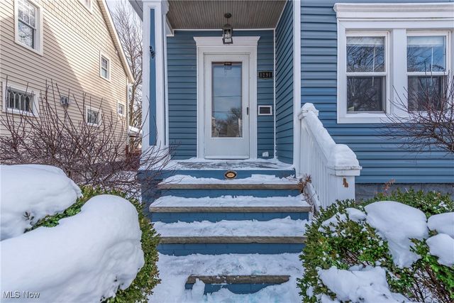 1291 Summit Avenue, Lakewood, OH 44107