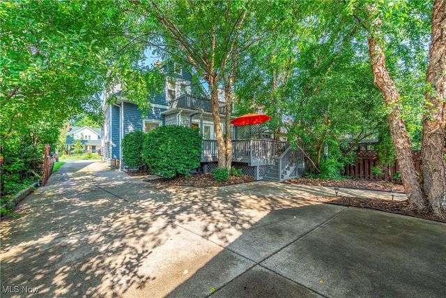 1291 Summit Avenue, Lakewood, OH 44107