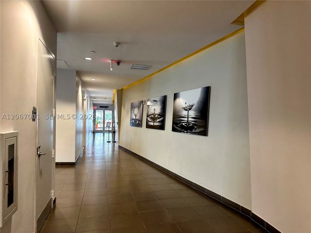 79 SW 12th St 2809-S, Miami, FL 33130