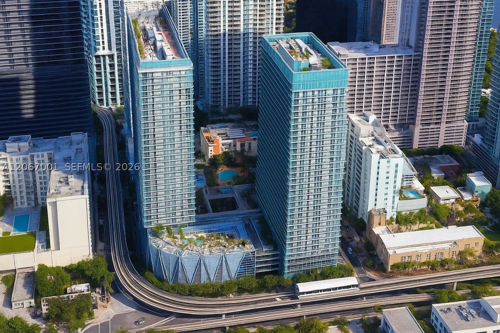 79 SW 12th St 2809-S, Miami, FL 33130