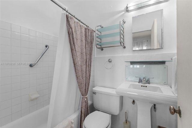 2421 Lake Pancoast Dr 3A, Miami Beach, FL 33140