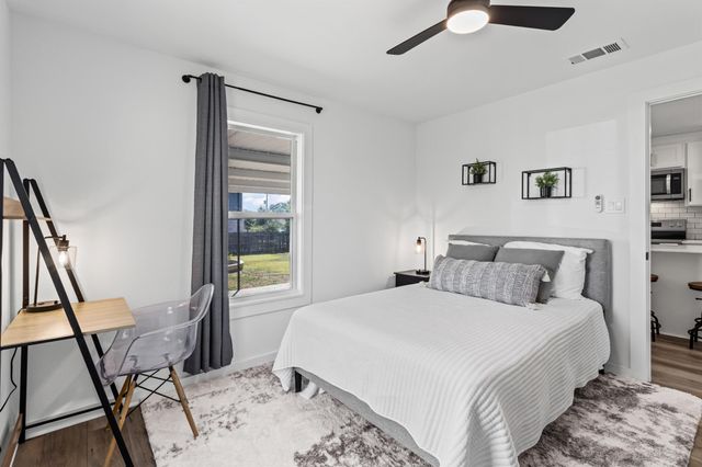 901 N Church ST, Georgetown, TX 78626