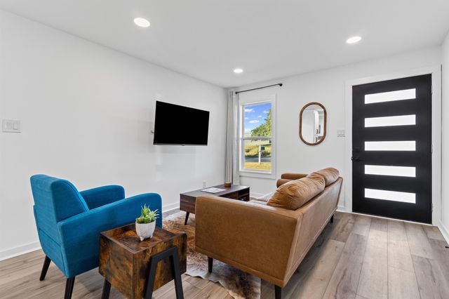 901 N Church ST, Georgetown, TX 78626