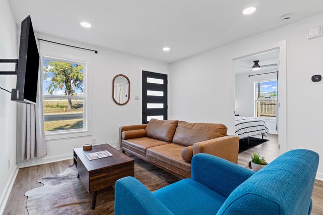 901 N Church ST, Georgetown, TX 78626