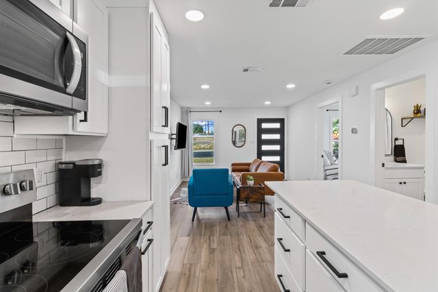 901 N Church ST, Georgetown, TX 78626