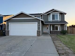 N 216 Chinook St, Moxee, WA 98936