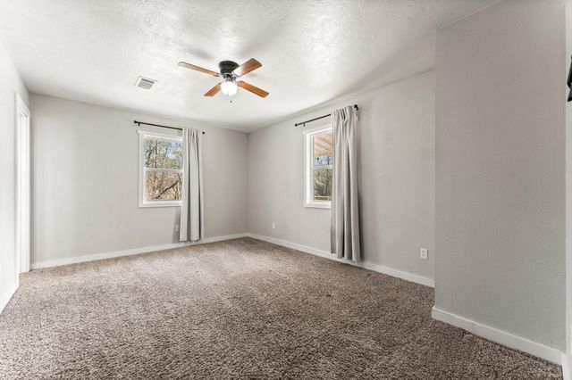 218 Hall Drive S, Montgomery, TX 77316