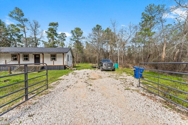 218 Hall Drive S, Montgomery, TX 77316