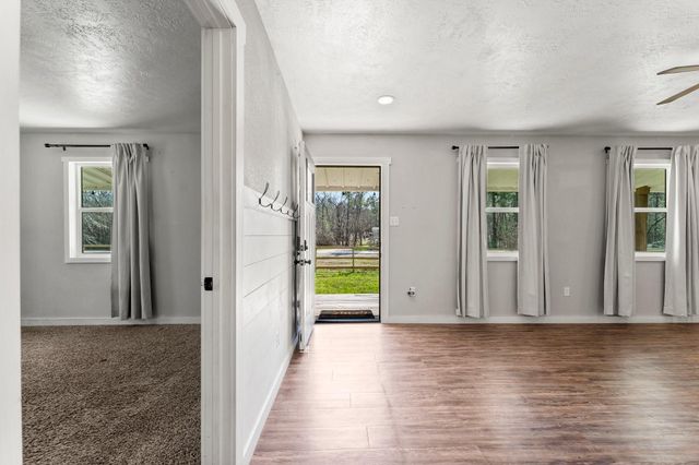 218 Hall Drive S, Montgomery, TX 77316