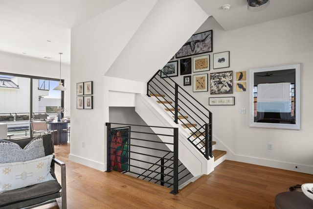 2005 E 8th ST A, Austin, TX 78702