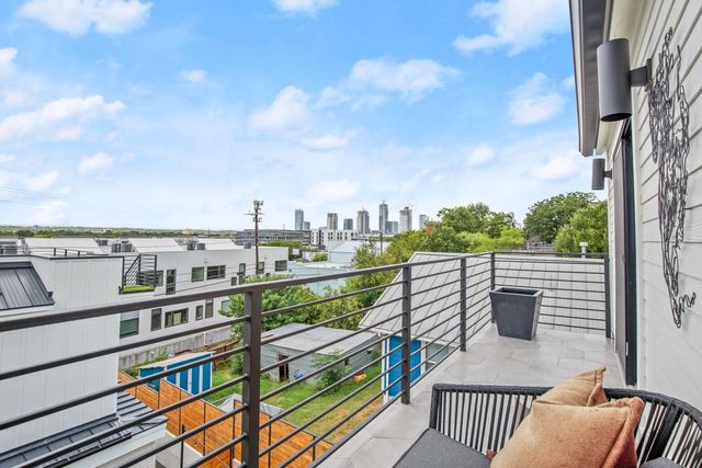 2005 E 8th ST A, Austin, TX 78702