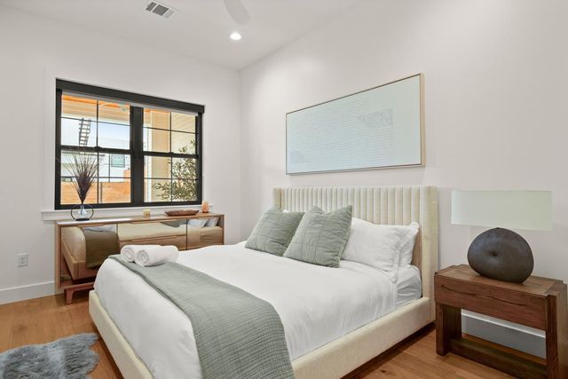 2005 E 8th ST A, Austin, TX 78702