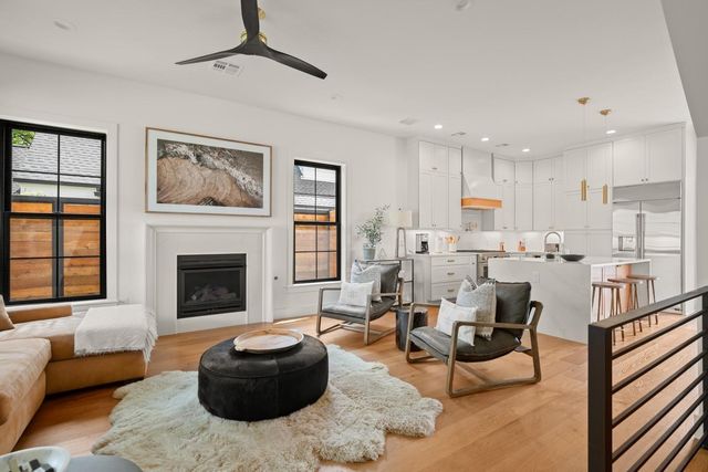 2005 E 8th ST A, Austin, TX 78702