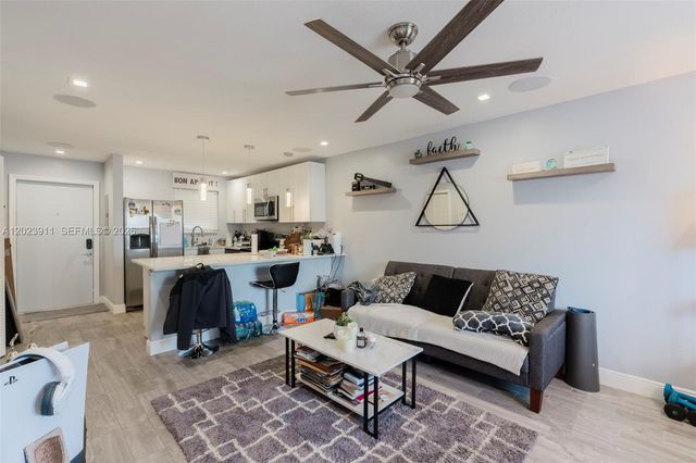 6100 Forest Hill Boulevard 107, West Palm Beach, FL 33415