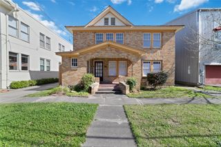 2907 Albany Street 1/2, Houston, TX 77006