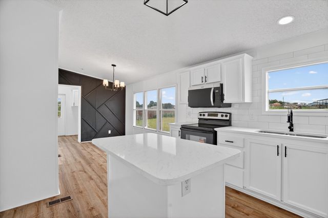 5803 Kentucky Street, Joshua, TX 76058