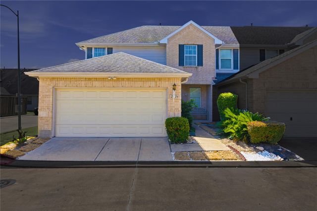 2926 Meadowglen Cove, Houston, TX 77082