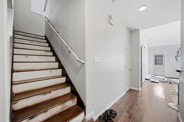 2926 Meadowglen Cove, Houston, TX 77082