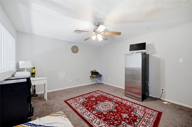2926 Meadowglen Cove, Houston, TX 77082