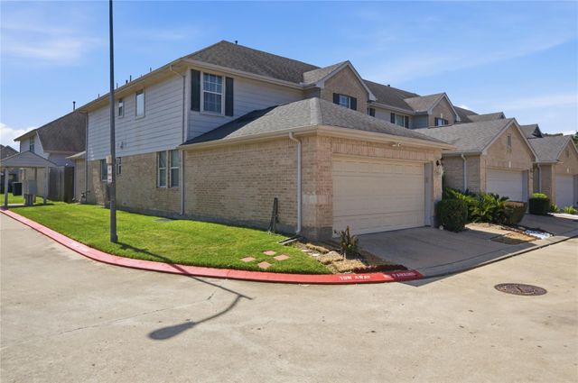 2926 Meadowglen Cove, Houston, TX 77082