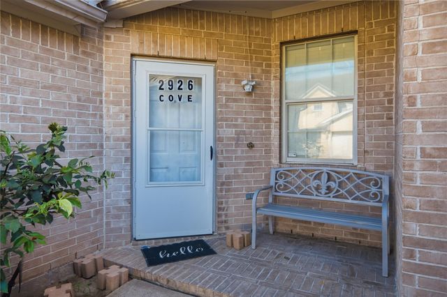 2926 Meadowglen Cove, Houston, TX 77082