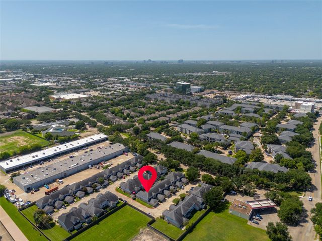 2926 Meadowglen Cove, Houston, TX 77082