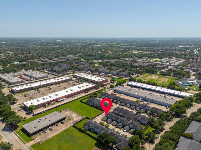 2926 Meadowglen Cove, Houston, TX 77082