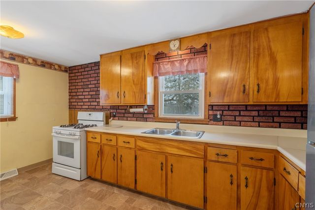 5782 Noel Road, Cicero, NY 13039