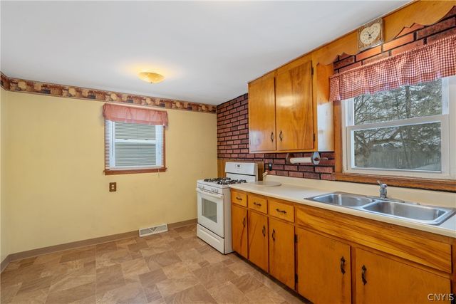 5782 Noel Road, Cicero, NY 13039