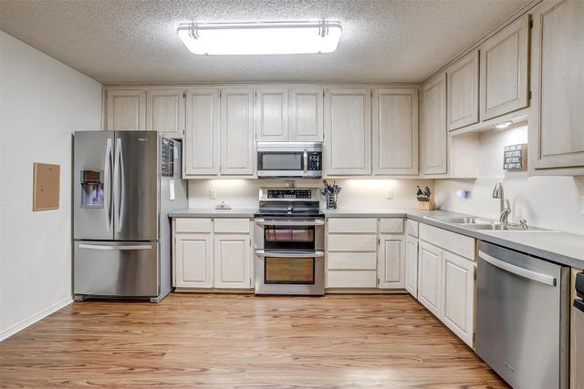 321 E Hampton Road, Crowley, TX 76036