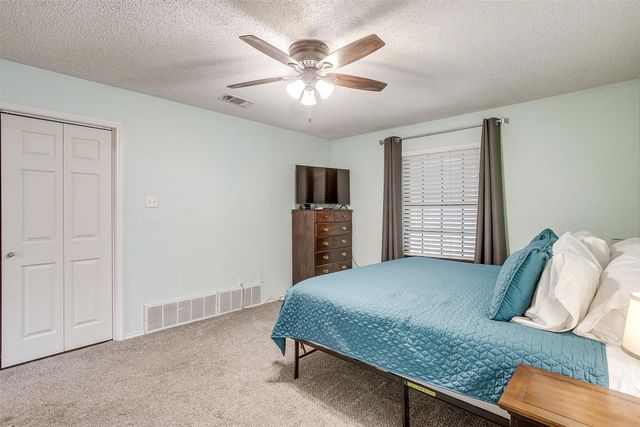321 E Hampton Road, Crowley, TX 76036