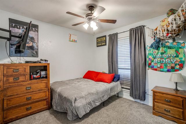 321 E Hampton Road, Crowley, TX 76036